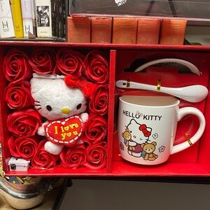 Hello Kitty Red and White Gift Set with Mug and Plush. Lights up. NIB